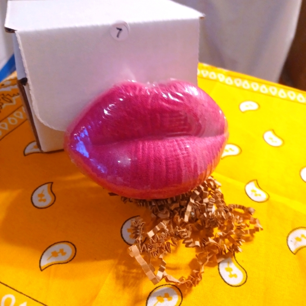 JC Lips Special Edition Jewelry Bath Bomb